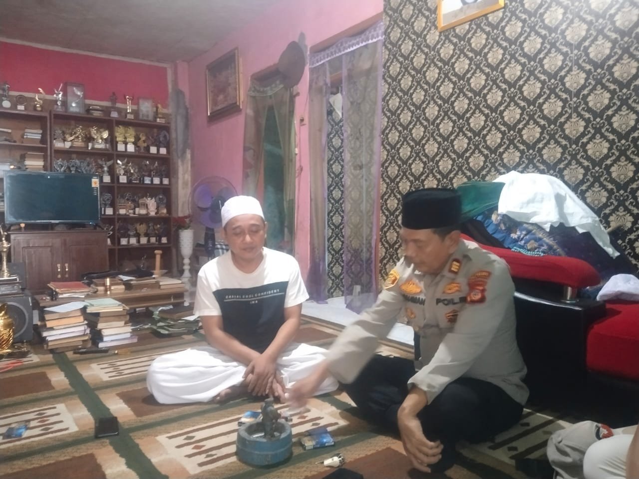 Jalin silaturahmi, Kapolsek Padaherang Sambang dengan Tokoh Agama