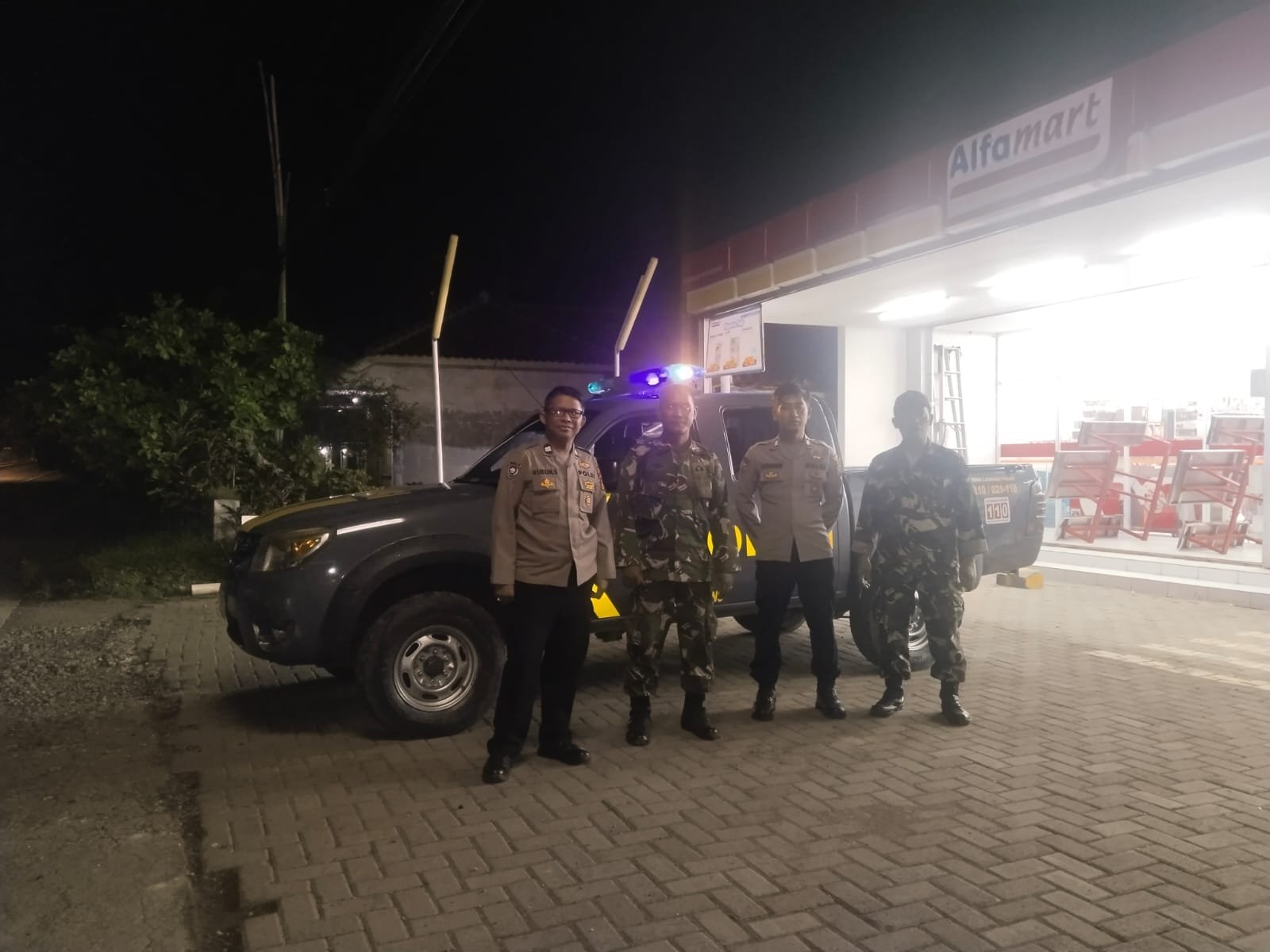 POLSEK PADAHERANG GELAR PATROLI BIRU UNTUK MENJAGA KEAMANAN MASYARAKAT