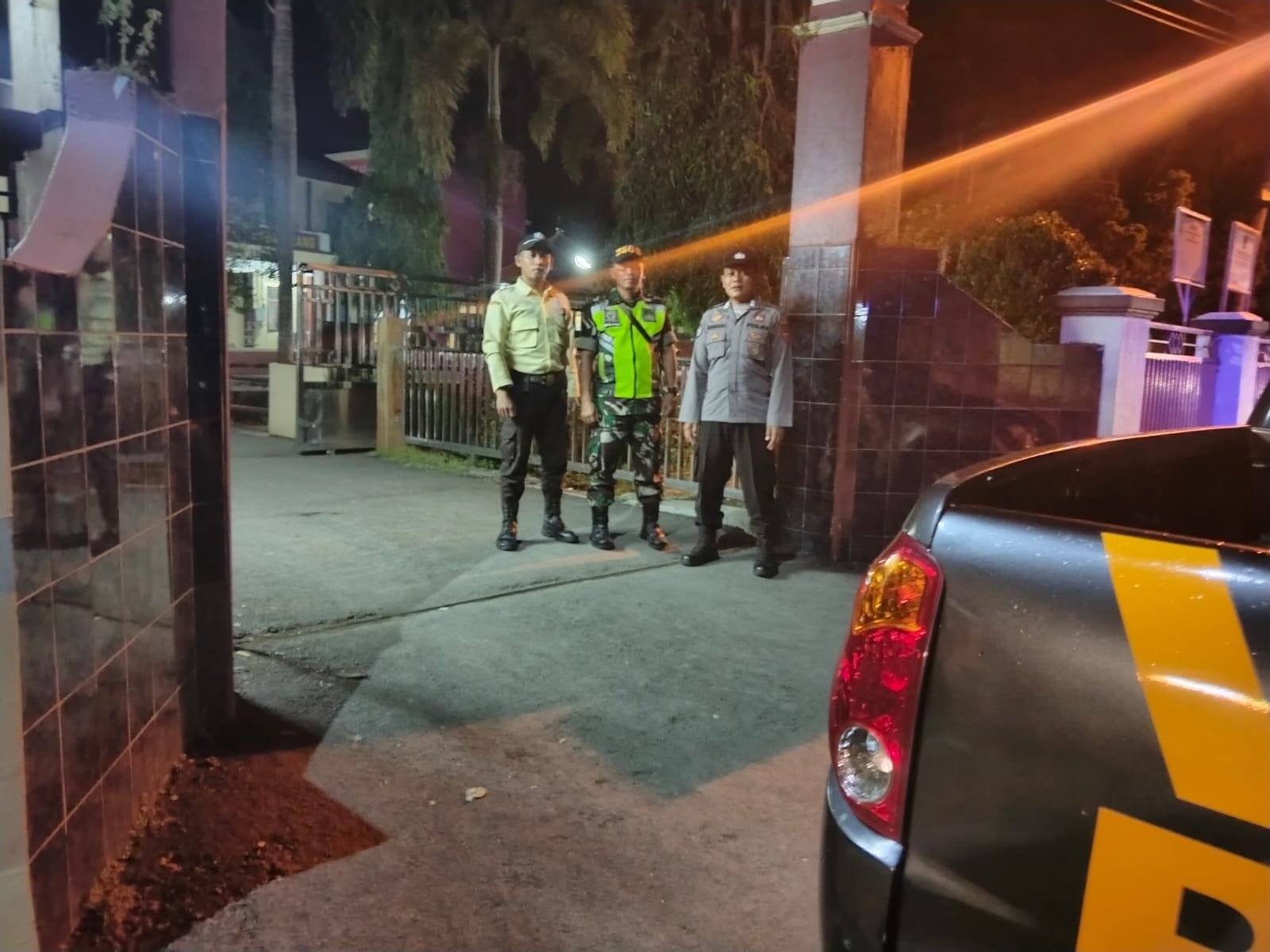 PATROLI BIRU POLSEK PADAHERANG CIPTAKAN RASA AMAN BAGI MASYARAKAT