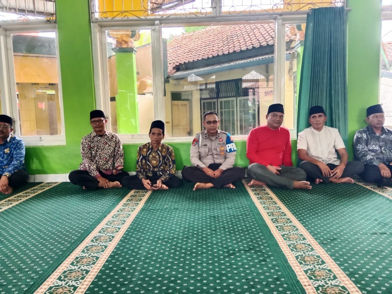 POLSEK PADAHERANG GELAR SAFARI RAMADHAN DAN BUKA BERSAMA DI MASJID AL MUHTAR