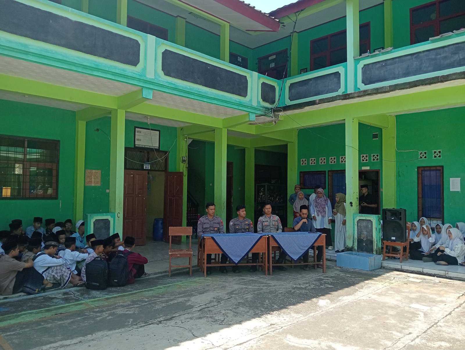 Satbinmas Polres Pangandaran Gelar Pembinaan di SMP Terpadu Jamanis untuk Wujudkan Generasi Berkarakter
