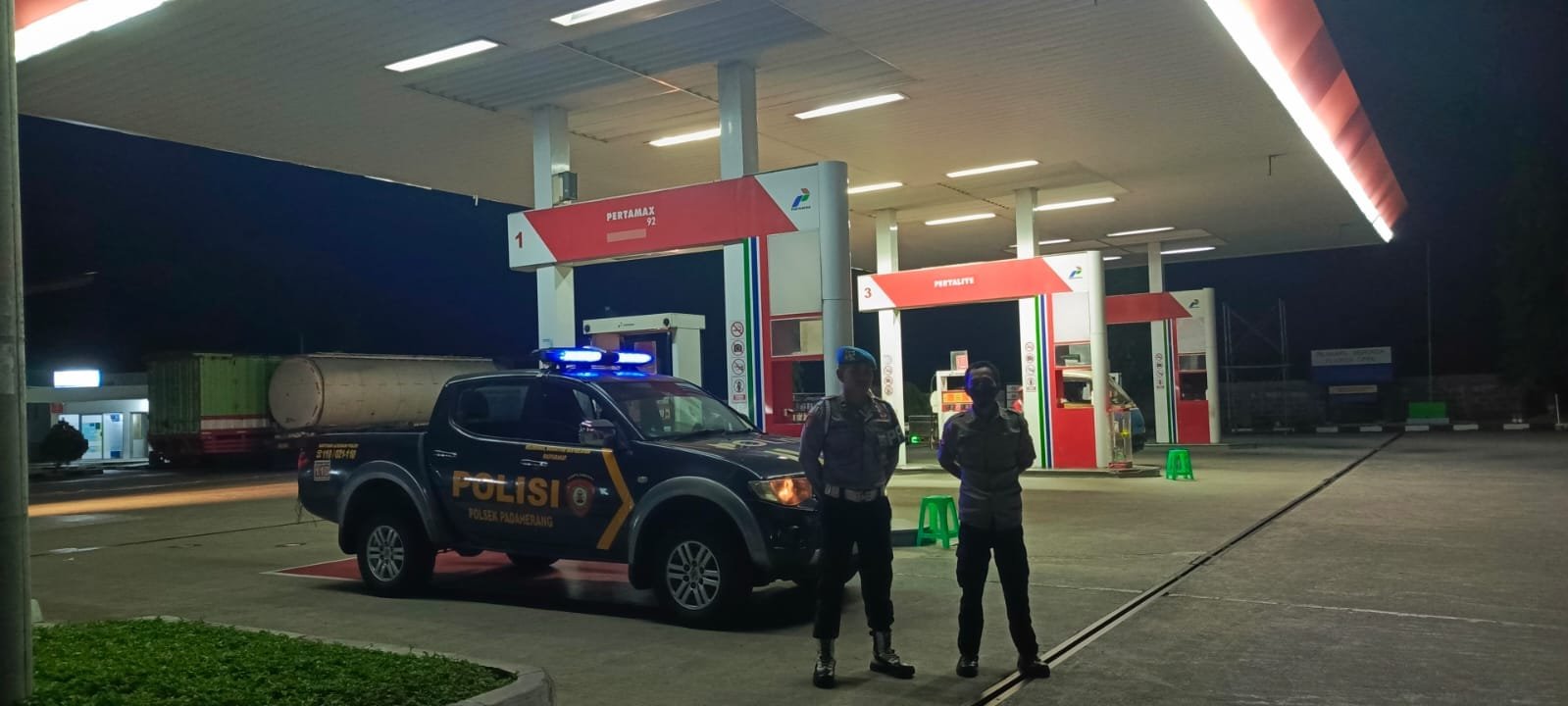 POLSEK PADAHERANG GELAR PATROLI BIRU, CIPTAKAN RASA AMAN DI TENGAH MASYARAKAT