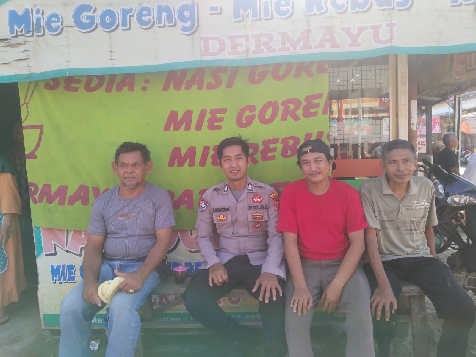 BHABINKAMTIBMAS POLSEK PADAHERANG LAKSANAKAN GIAT SAMBANG DAN SILATURAHMI, WUJUDKAN KAMTIBMAS YANG KONDUSIF