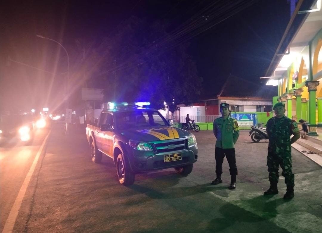POLSEK PADAHERANG GELAR PATROLI BIRU, CIPTAKAN RASA AMAN DI TENGAH MASYARAKAT
