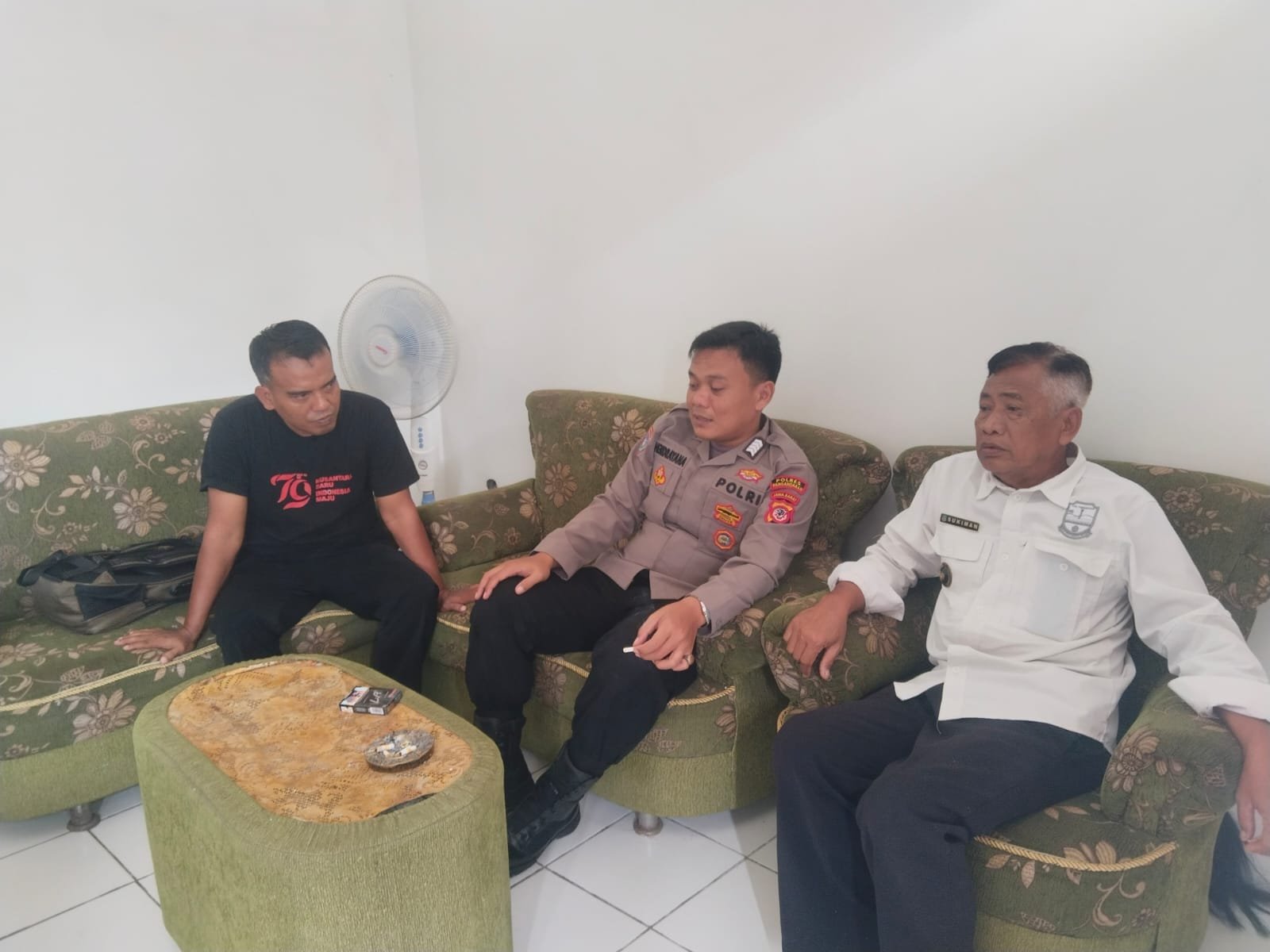 Pererat Sinergitas, PS. Kanit Binmas Polsek Padaherang Sambangi Kepala Desa Karangsari