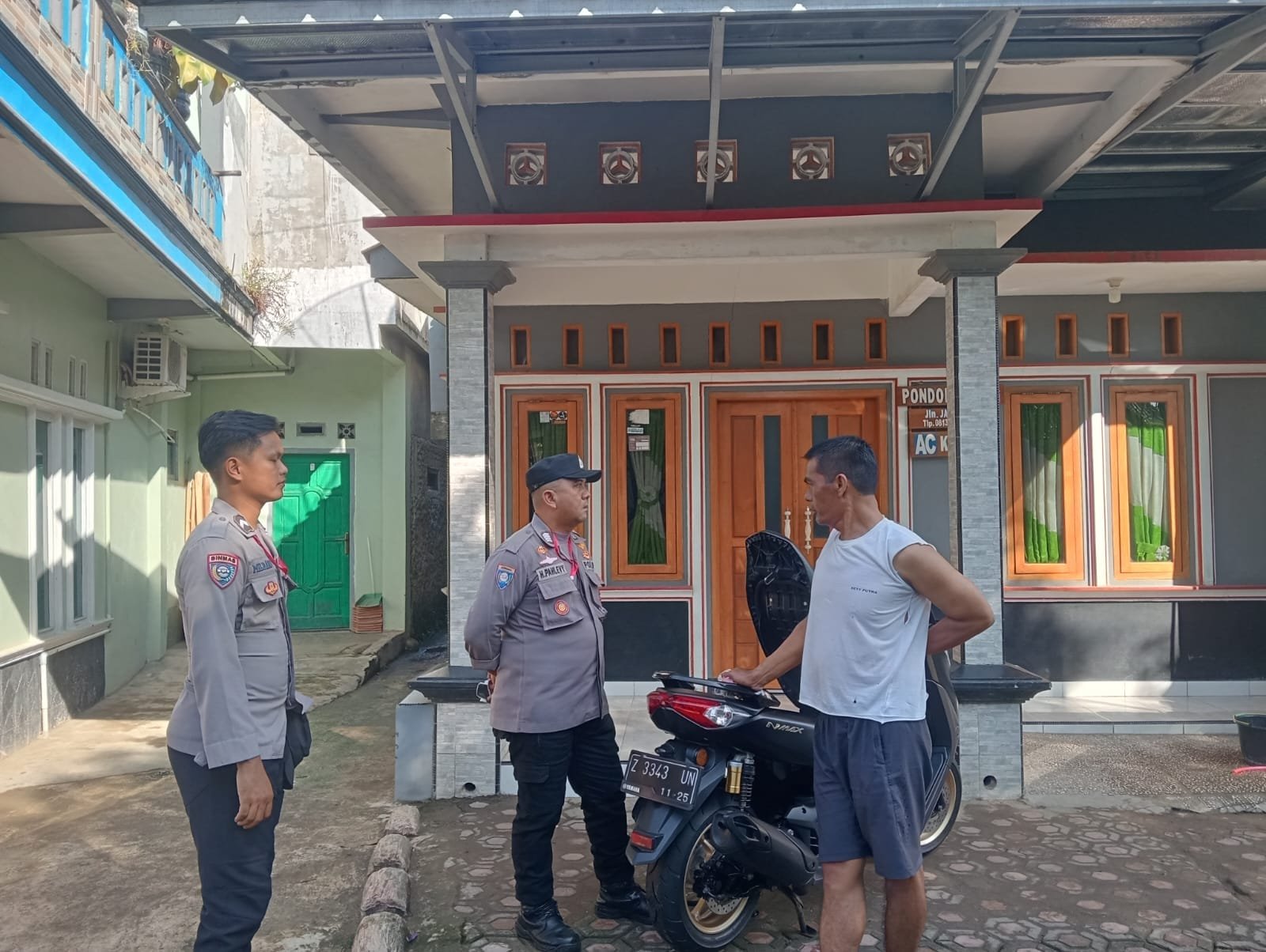 Satbinmas Sambangi Tokoh Pemuda RT 2 Jangilus, Tanggapi Pembongkaran Pasar Wisata untuk Lahan Parkir Terpadu