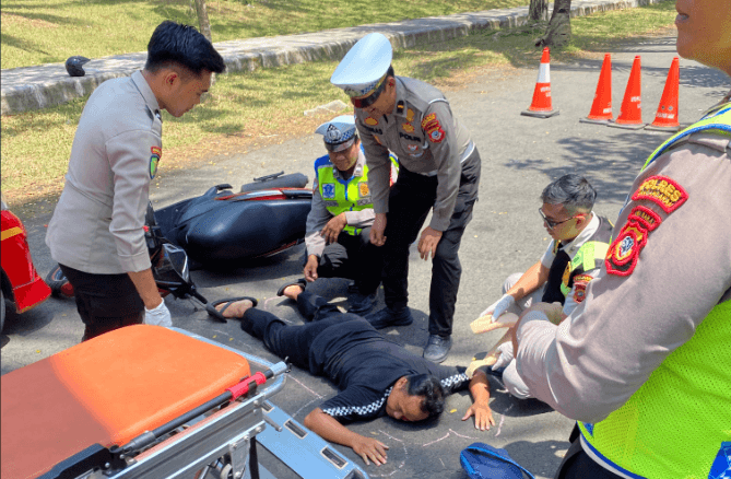 Simulasi penanganan laka lantas Satlantas Pangandaran