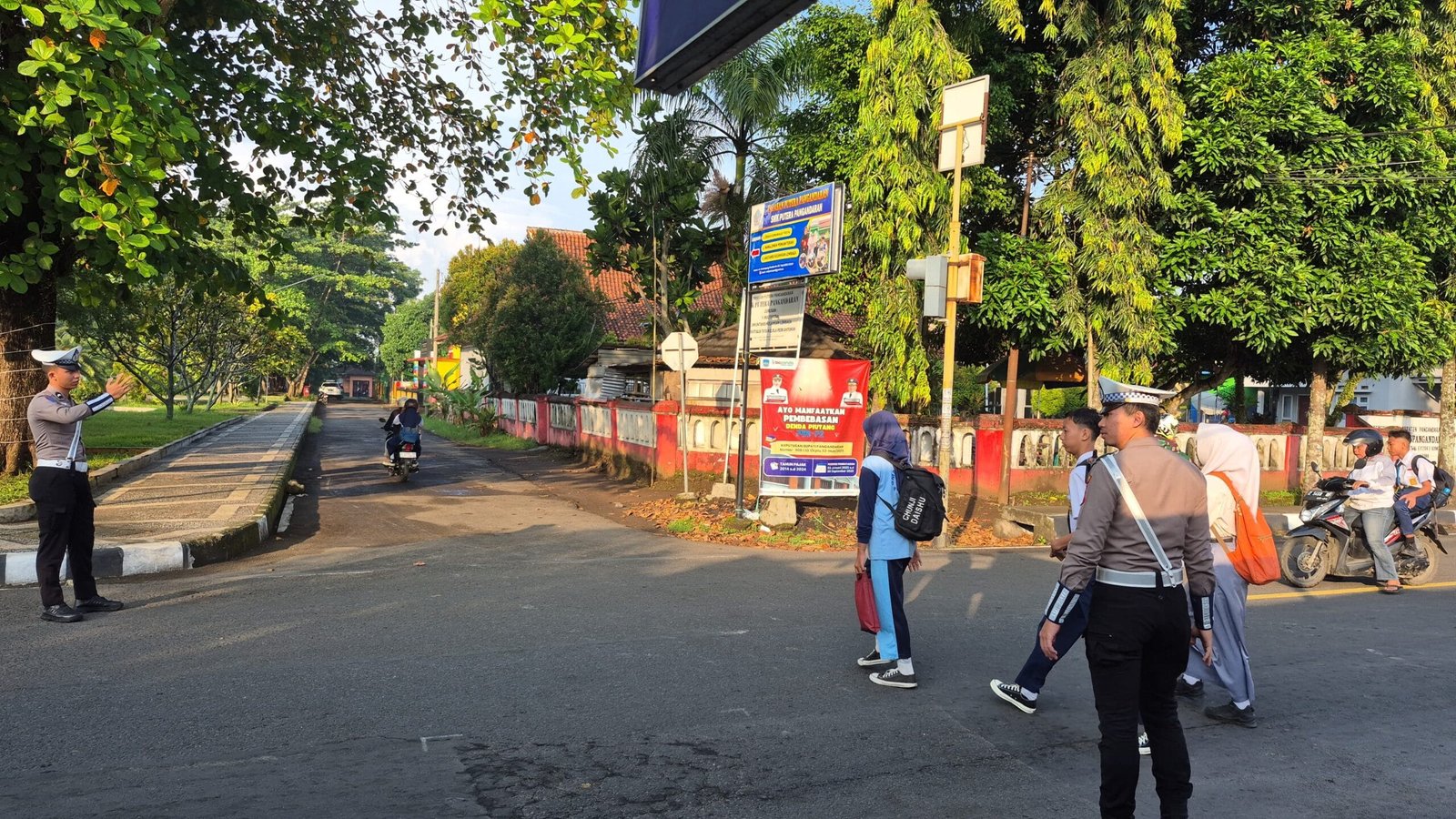 Tertib berlalu lintas