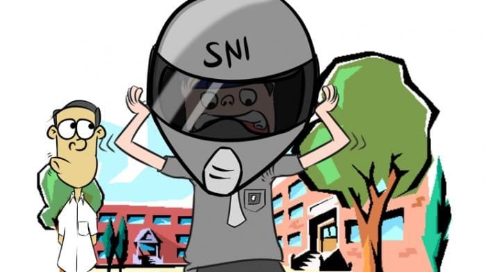 menggunakan helm sni