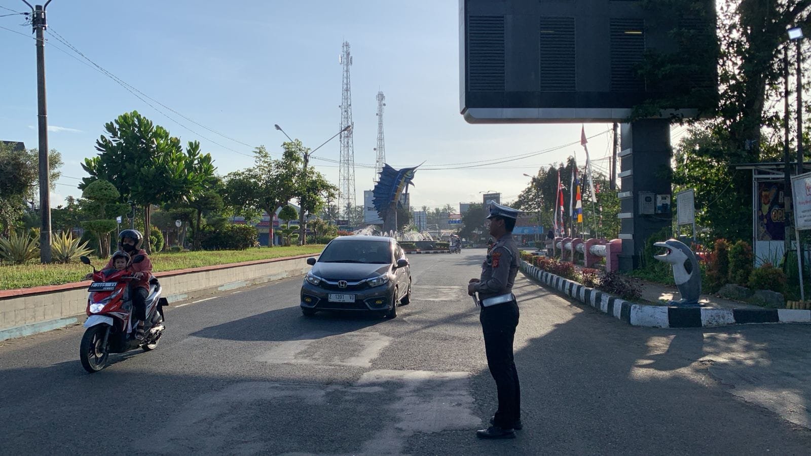 Pengaturan lalu lintas di Bundaran Marlin