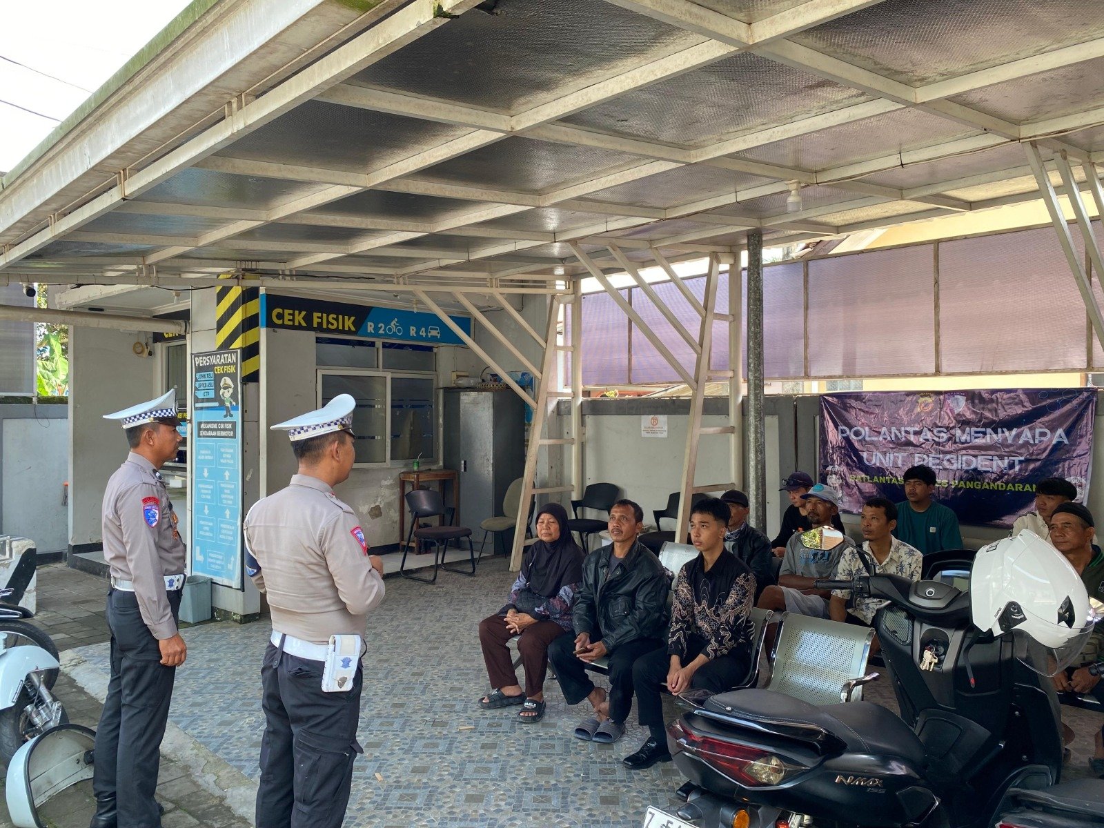 Polantas Menyapa, Polres Pangandaran dan Samsat Kabupaten Pangandaran Edukasi Masyarakat Soal Mekanisme Perpanjangan STNK Lewat Aplikasi SIGNAL