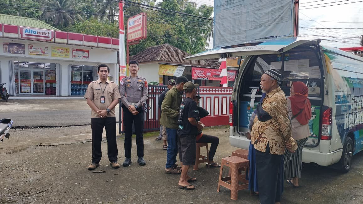 Satuan Lalu Lintas (Satlantas) Polres Pangandaran kembali melaksanakan kegiatan “Polantas Menyapa Masyarakat” sebagai bentuk pelayanan dan edukasi kepada warga, Selasa