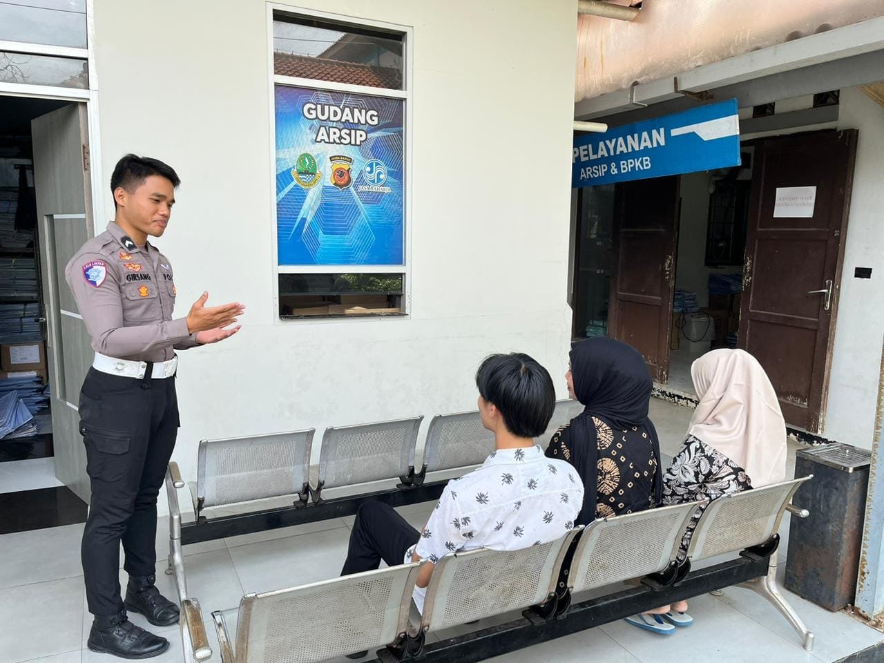 POLANTAS MENYAPA MASYARAKAT TENTANG PERSYARATAN BALIK NAMA KENDARAAN