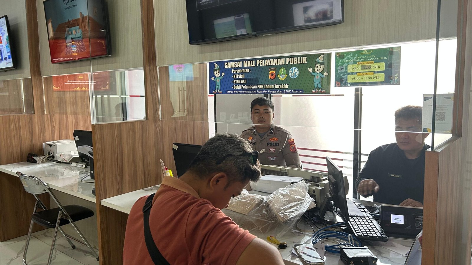 POLANTAS MENYAPA MASYARAKAT TENTANG MEKANISME PERPANJANG STNK DAN PAJAK TAHUNAN