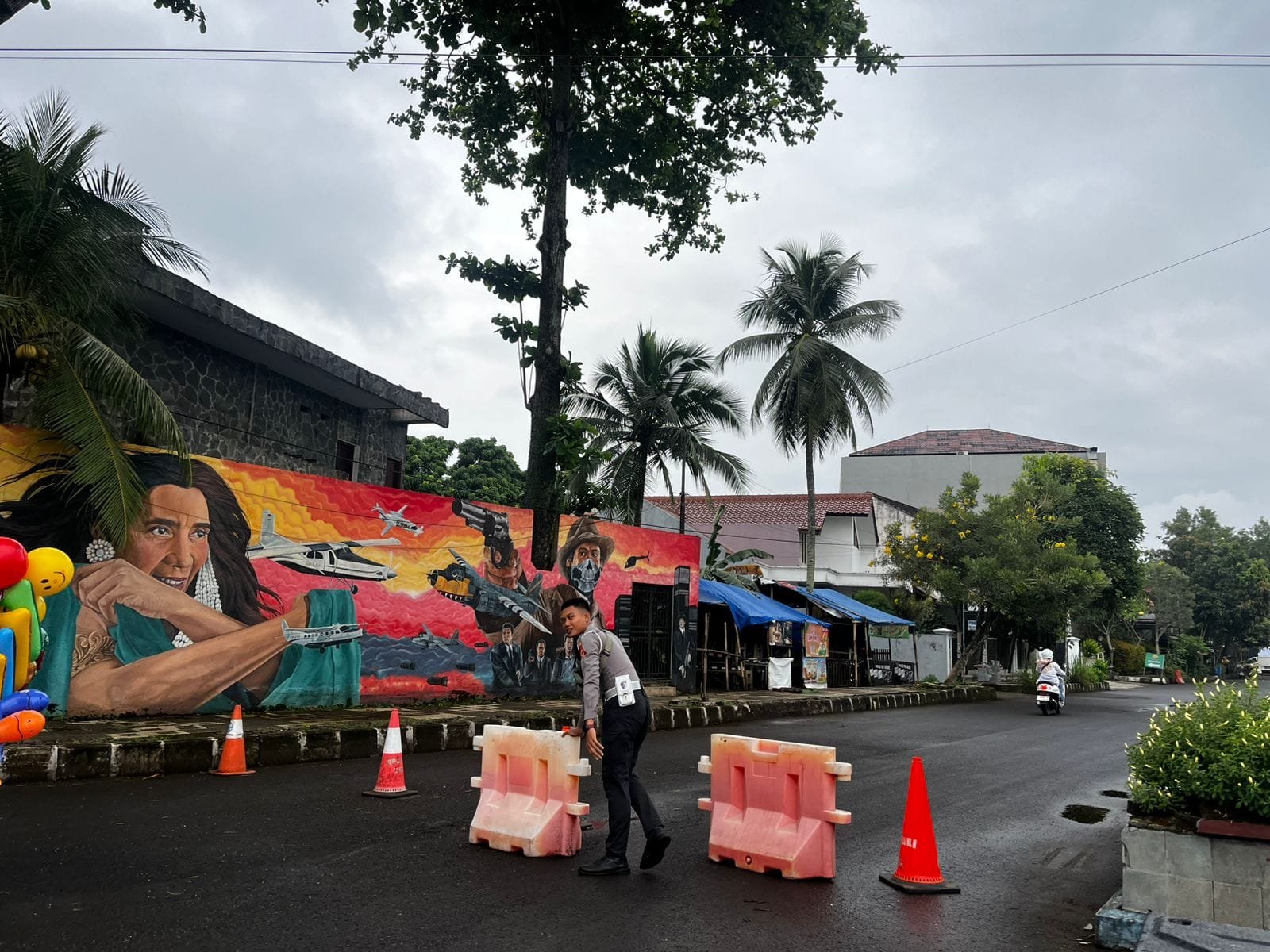 PEMASANGAN WATER BARRIER