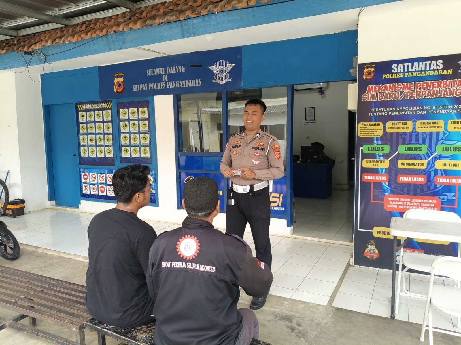 POLANTAS MENYAPA MASYARAKAT MENGENAI MEKANISME PEMBUATAN DAN PERPANJANGAN SIM