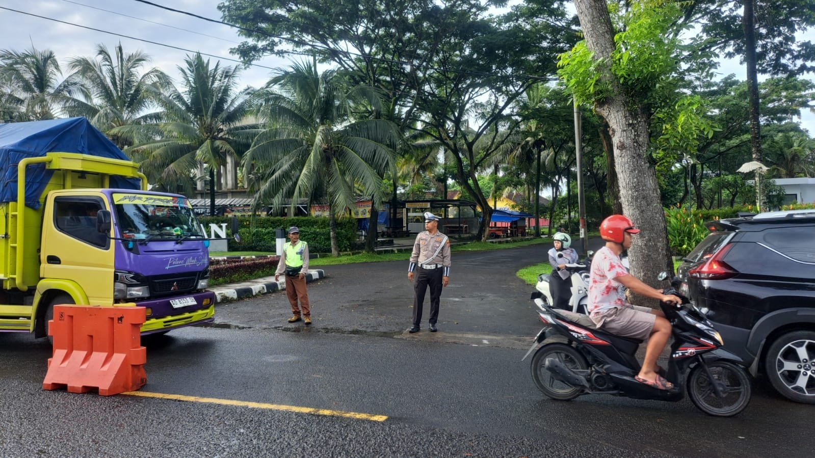 PELAYANAN LAKA LANTAS