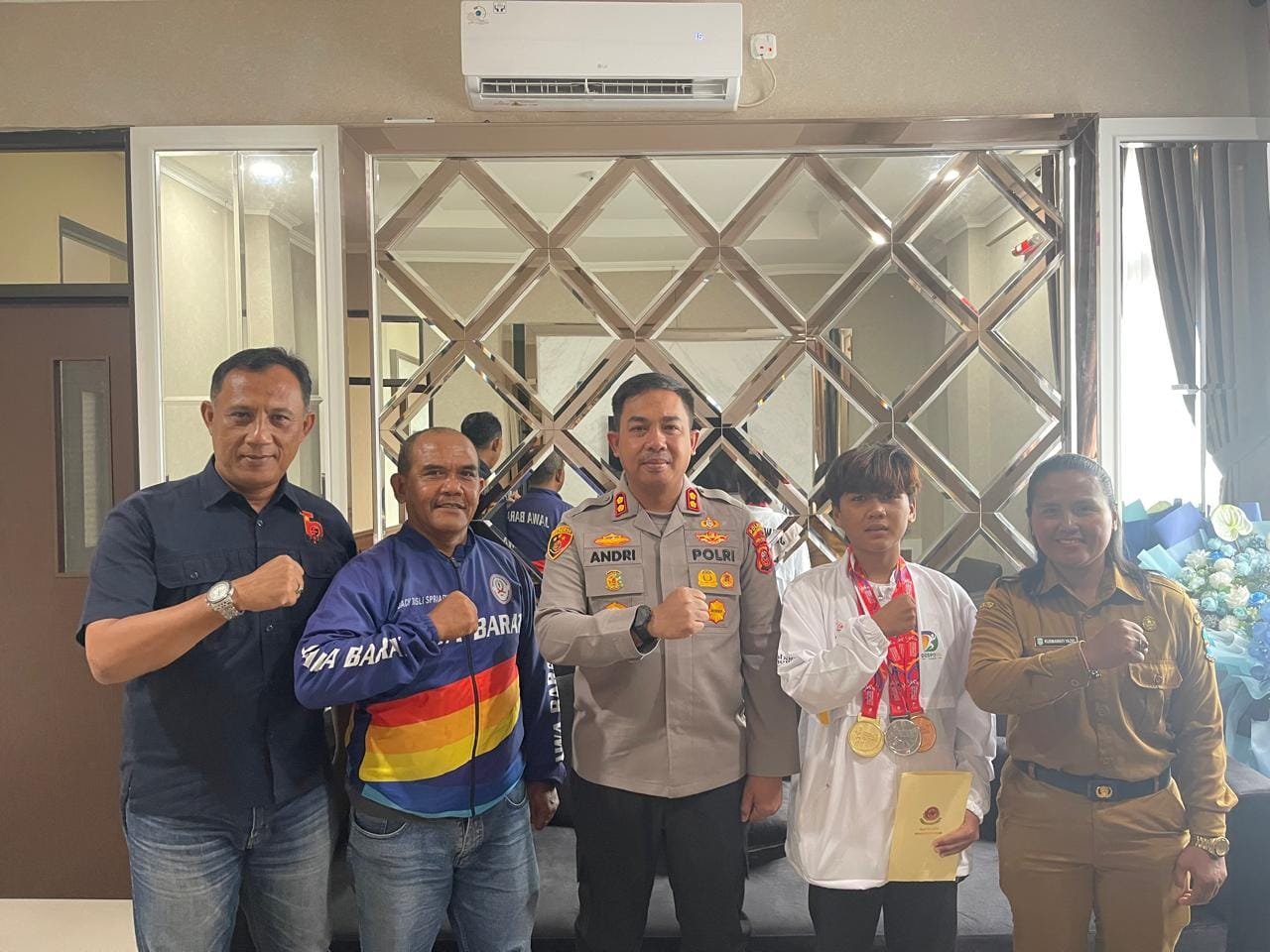 KAPOLRES PANGANDARAN BERIKAN APRESIASI UNTUK ATLET MUDA BERPRESTASI PERAIH EMAS POPNAS XVII JAKARTA 2025