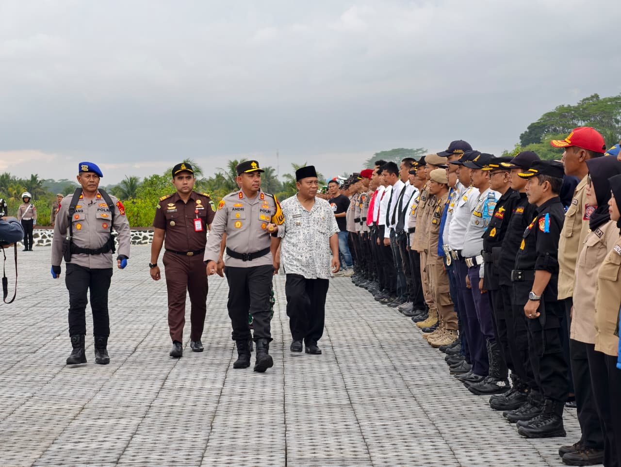Kapolres Pangandaran Pimpin Apel Gelar Pasukan Operasi Lilin lodaya 2025