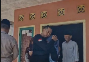 Lewat di Depan Polsek, Anak Yatim Berprestasi Ini Kini Jadi Anak Angkat Polres Pangandaran