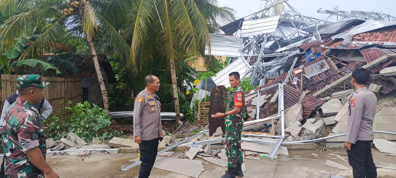 Angin Puting Beliung Rusak Rumah Warga di Mangunjaya, Kapolsek Padaherang Lakukan Pengecekan Lokasi