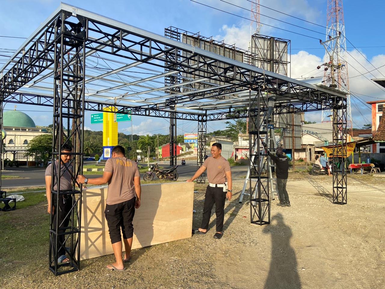 PEMBANGUNAN POS LALU LINTASA