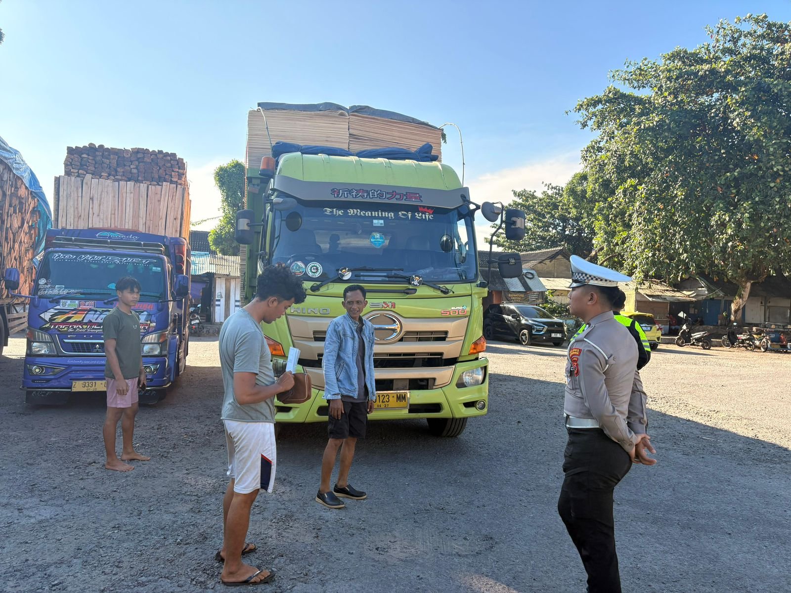 SOSIALI PEMBATASAN SUMBU TIGA