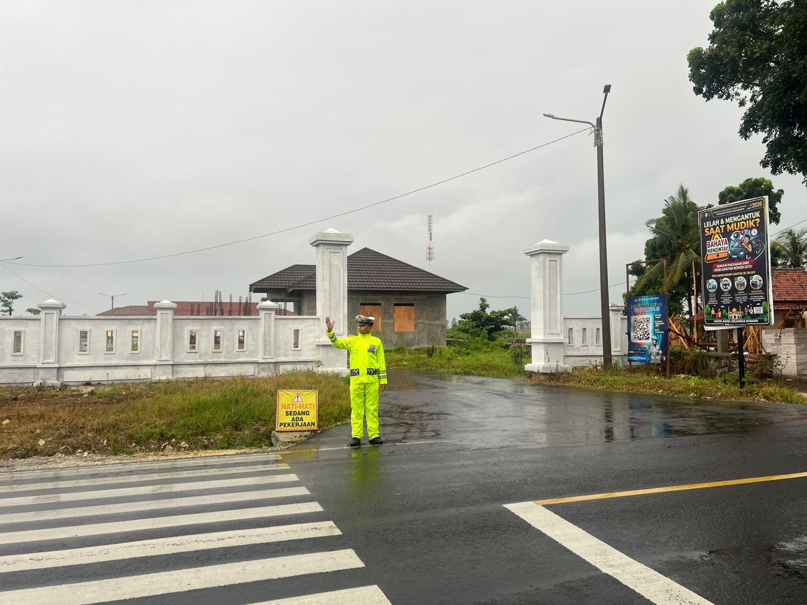 GATUR SAAT HUJAN