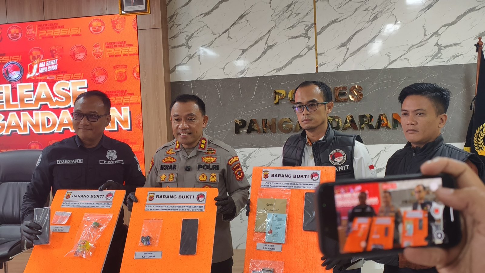 Kapolres Pangandaran Tangkap Tiga pengedar Kasus Narkotika, Tiga Tersangka Diamankan dengan Barang Bukti Sabu