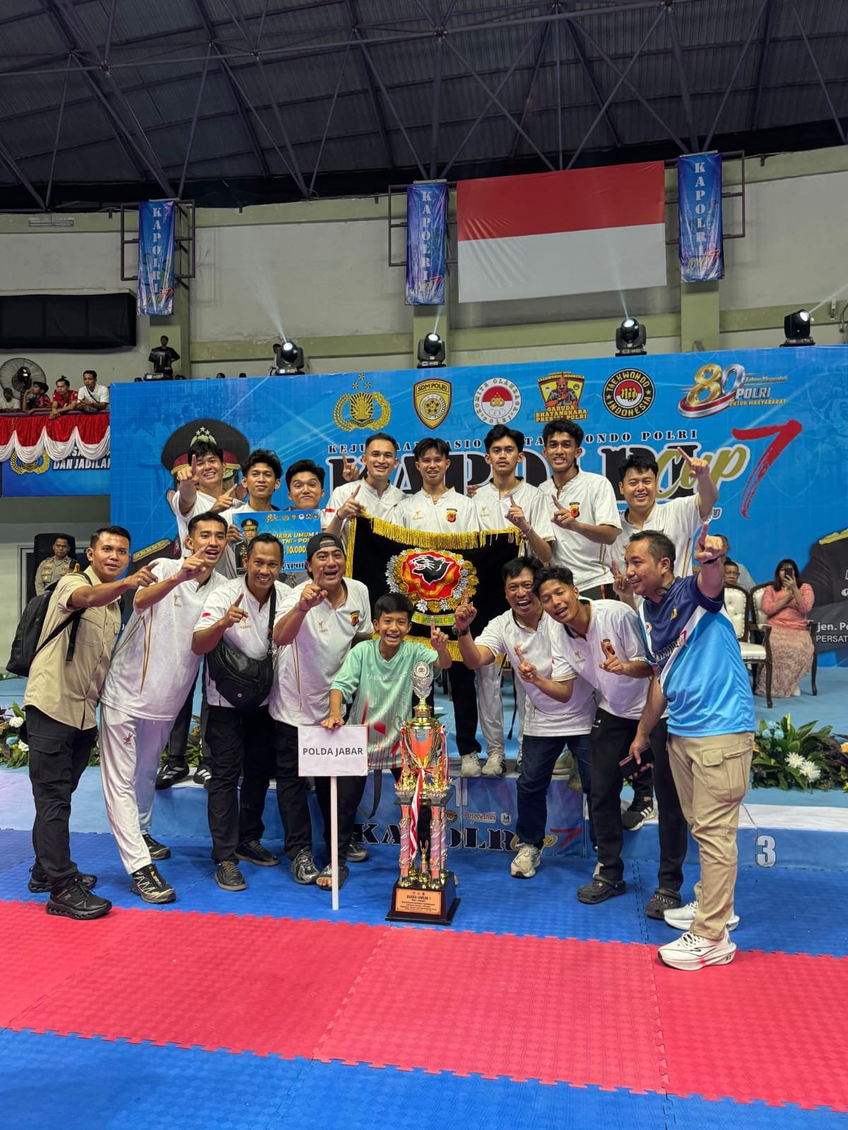 Tim Taekwondo Polda Jabar Raih Juara Umum I pada Kejuaraan Nasional Piala Kapolri Cup 7 Tahun 2026