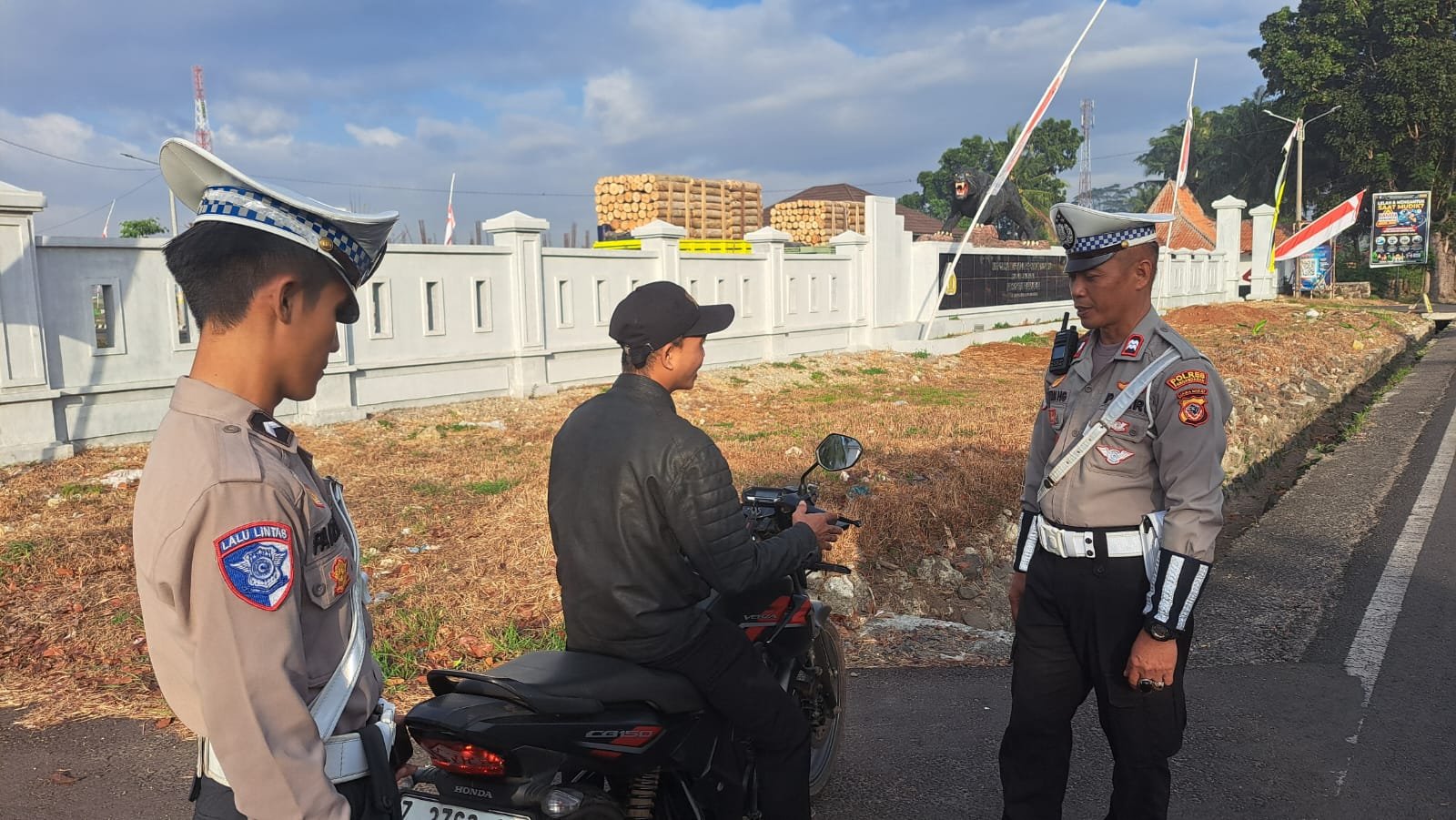 DAKGARKUM PAGI
