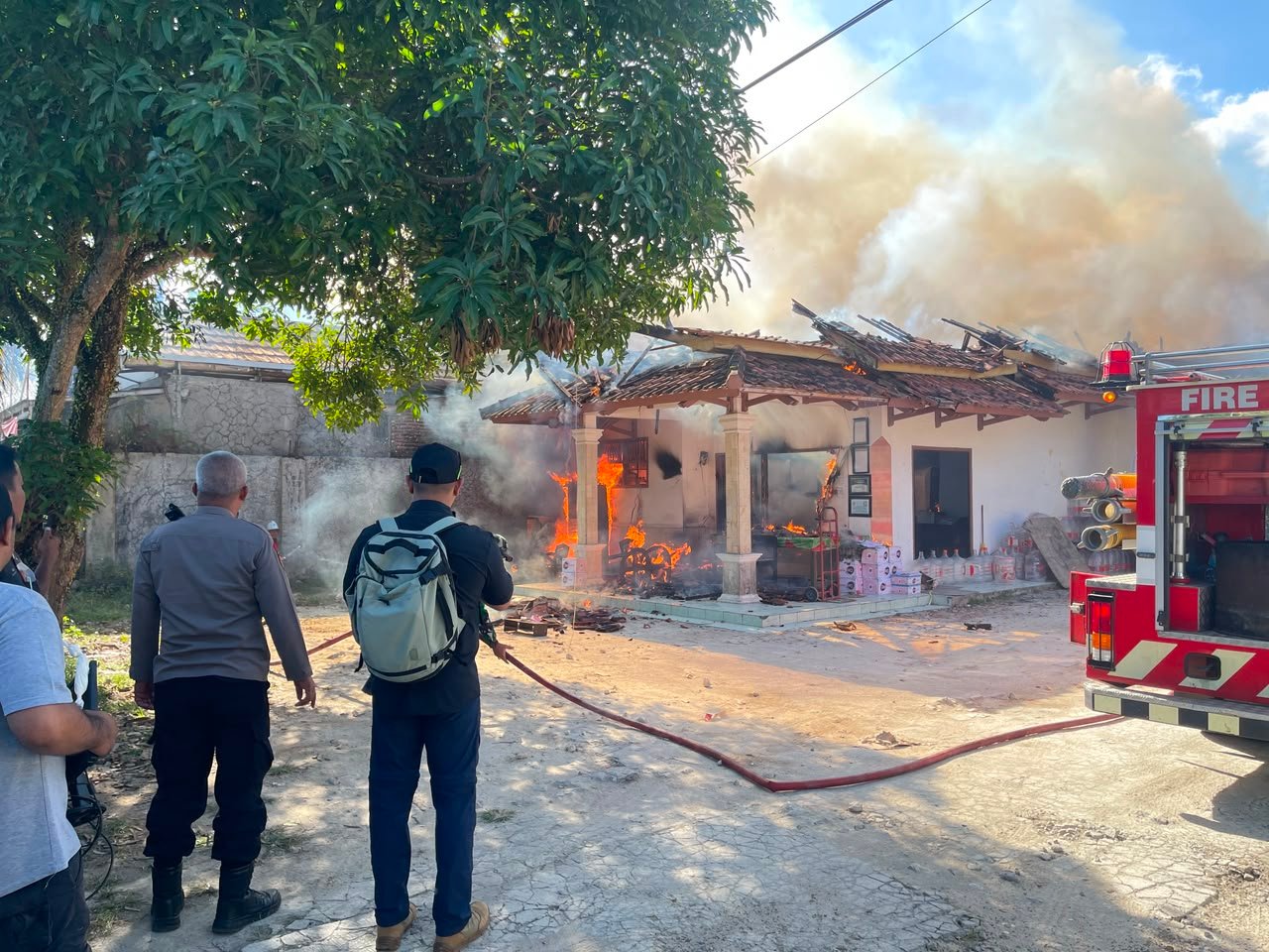 Gudang Air Minum Cleo di Sidamulih Pangandaran Terbakar, Kerugian Ditaksir Capai Rp400 Juta
