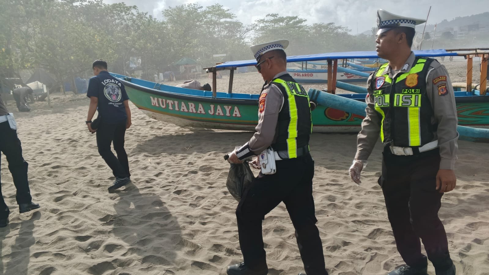 OBSIH PANTAI SATLANTAS RES PANGANDARAN
