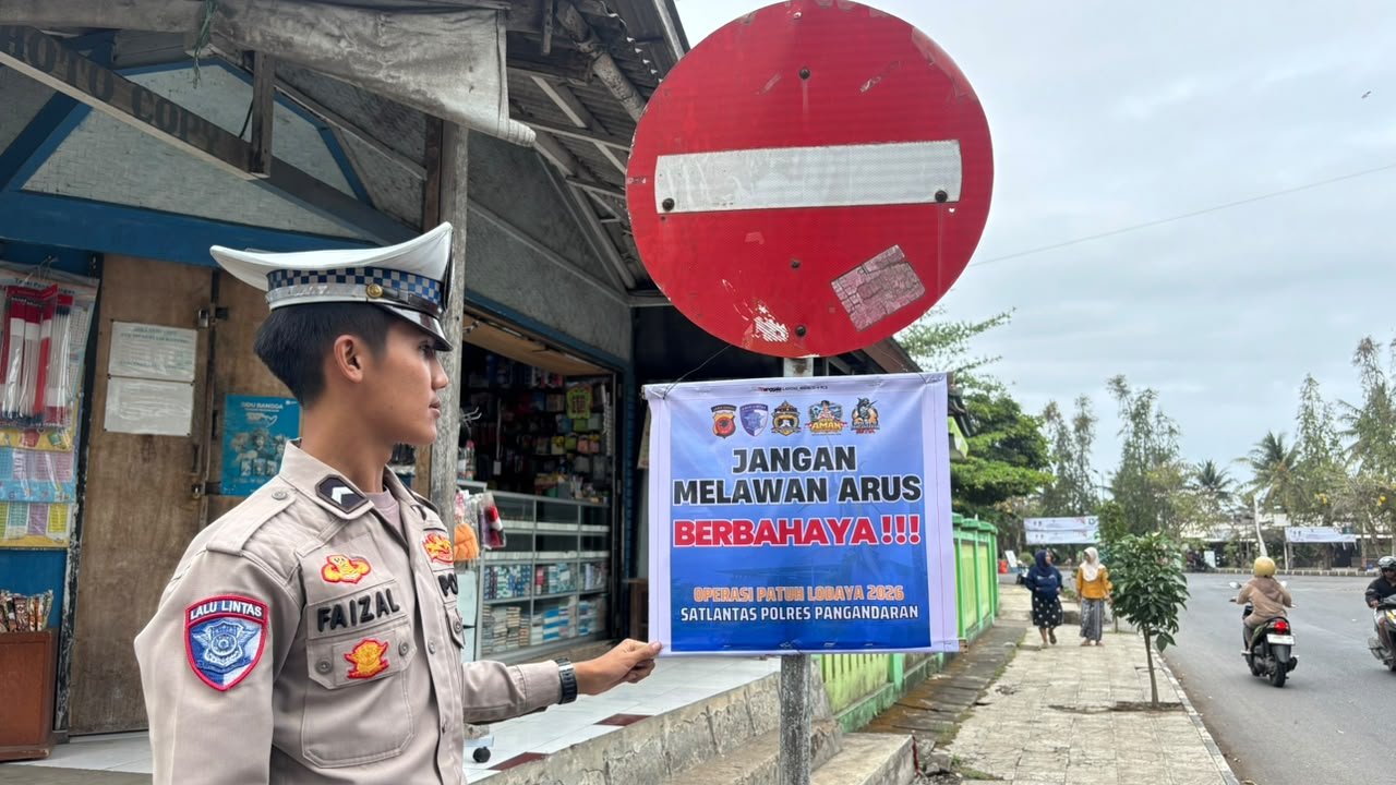 KAMSELTIBCARLANTAS PEMASANGAN BANNER