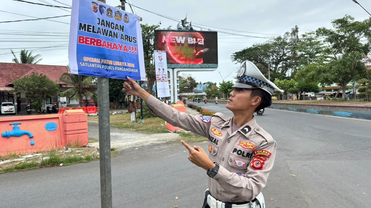 KAMSELTIBCARLANTAS PEMASANGAN BANNER