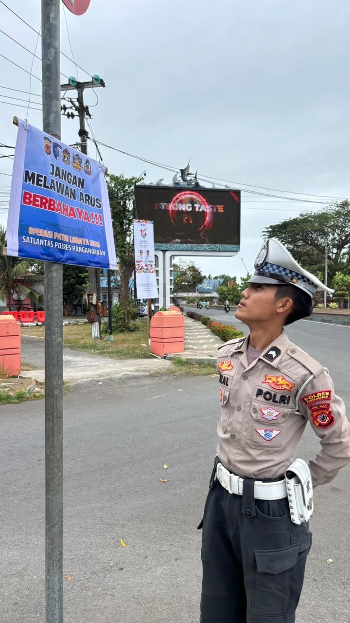 KAMSELTIBCARLANTAS PEMASANGAN BANNER